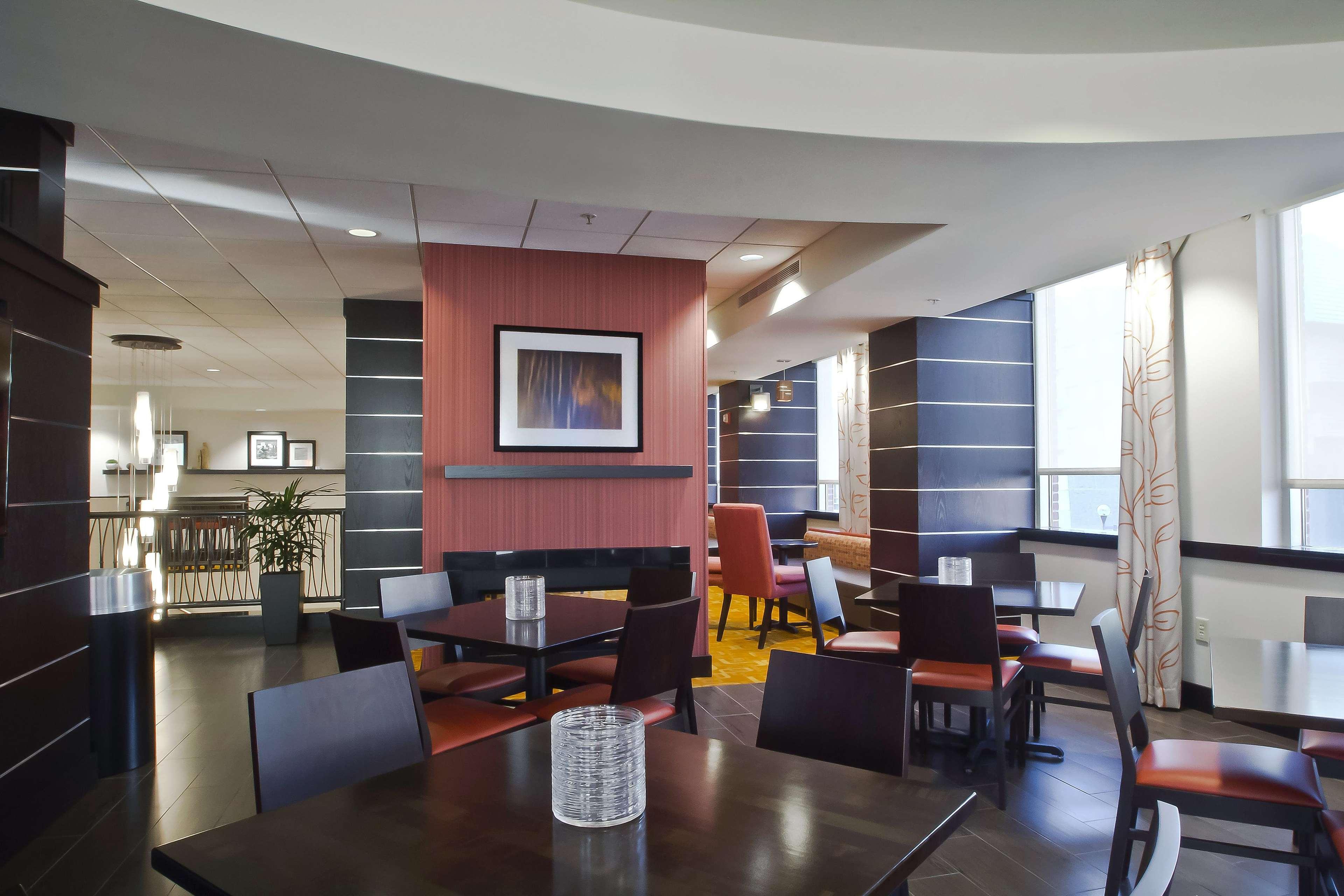 Hampton Inn & Suites Columbus-Downtown, Ohio Exteriör bild